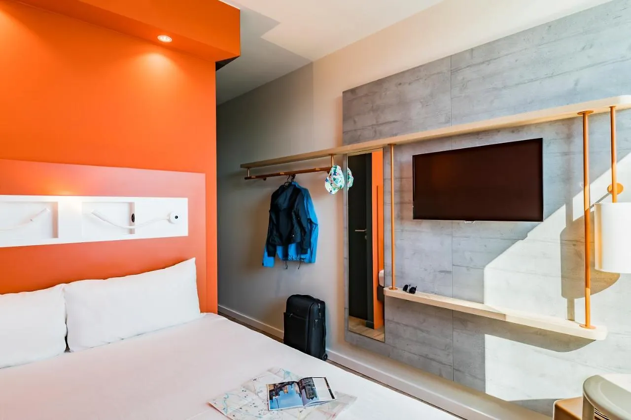 Ibis Budget Gent Centrum Dampoort 2*, Ghent Belgium
